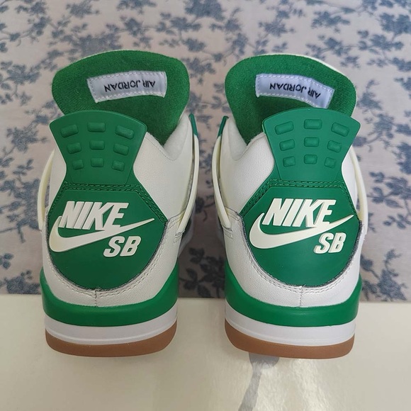 Jordan 4 Retro SB Pine Green Unisex Sneaker - Picture 7 of 7